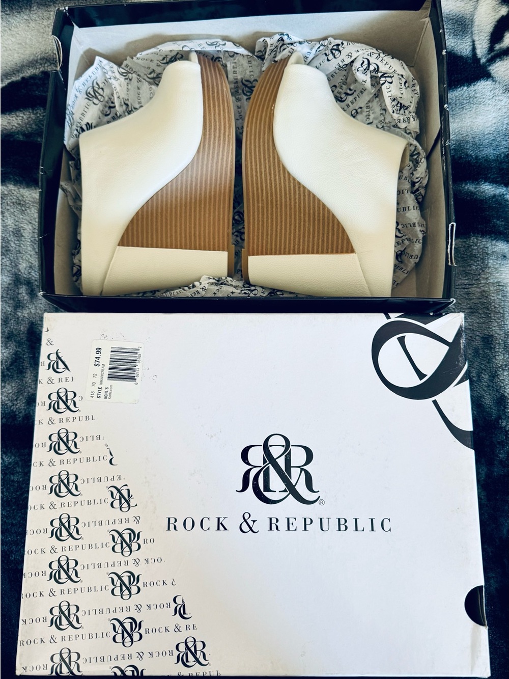 Rock & Republic Vintage Women's Cream Wedge Booties